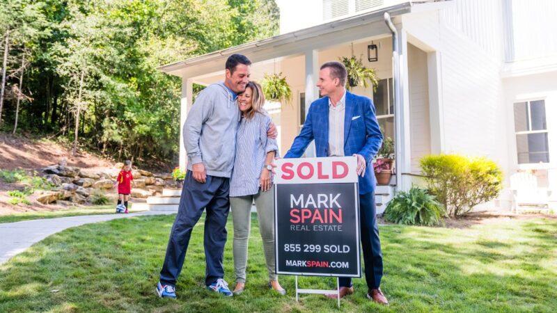 Finding the right real estate agent will answer your question, "How can I sell my home fast in Orlando?"